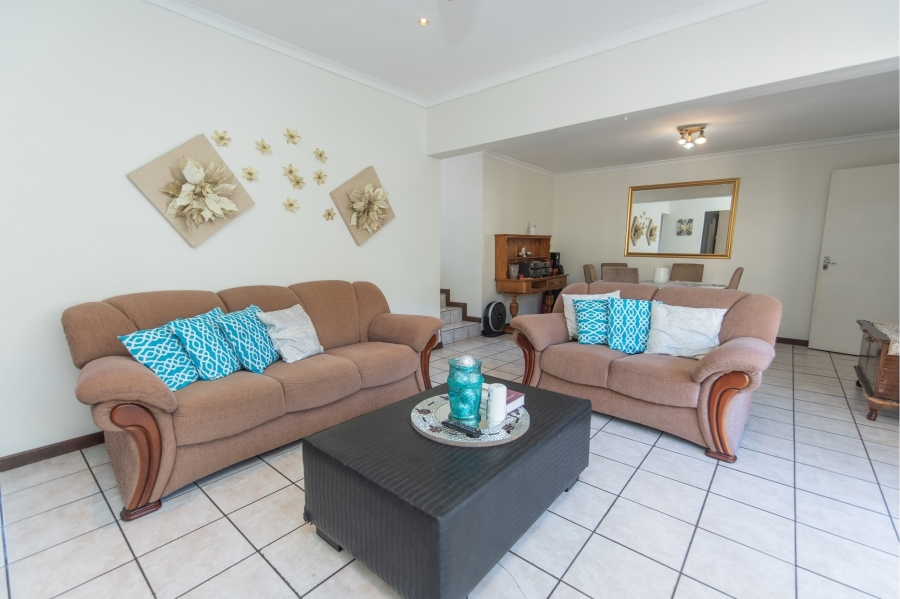 4 Bedroom Property for Sale in Bluewater Bay Eastern Cape